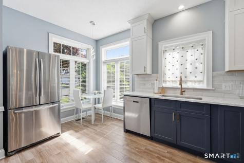 4 Clover Lane Farmington CT 06032
