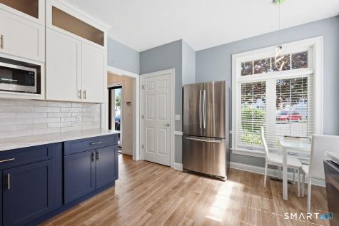 4 Clover Lane Farmington CT 06032