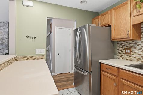 48 Brookside Village Enfield CT 06082