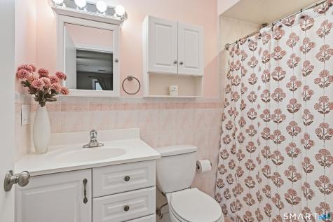 48 Brookside Village Enfield CT 06082