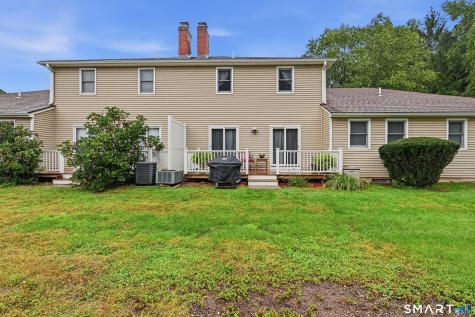 48 Brookside Village Enfield CT 06082