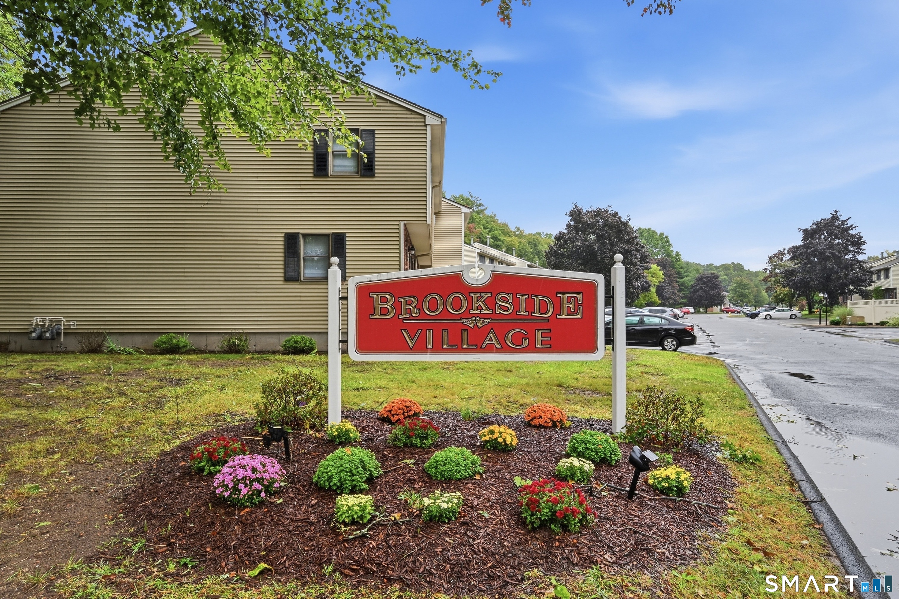 48 Brookside Village Enfield CT 06082