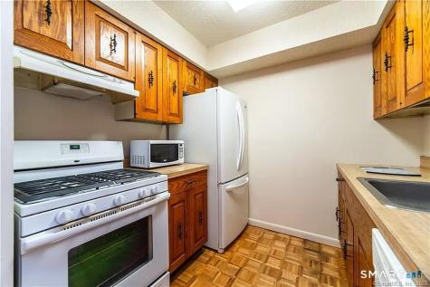 5 Stonegate Circle Branford CT 06405