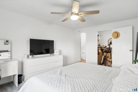 153 Bull Hill Lane West Haven CT 06516