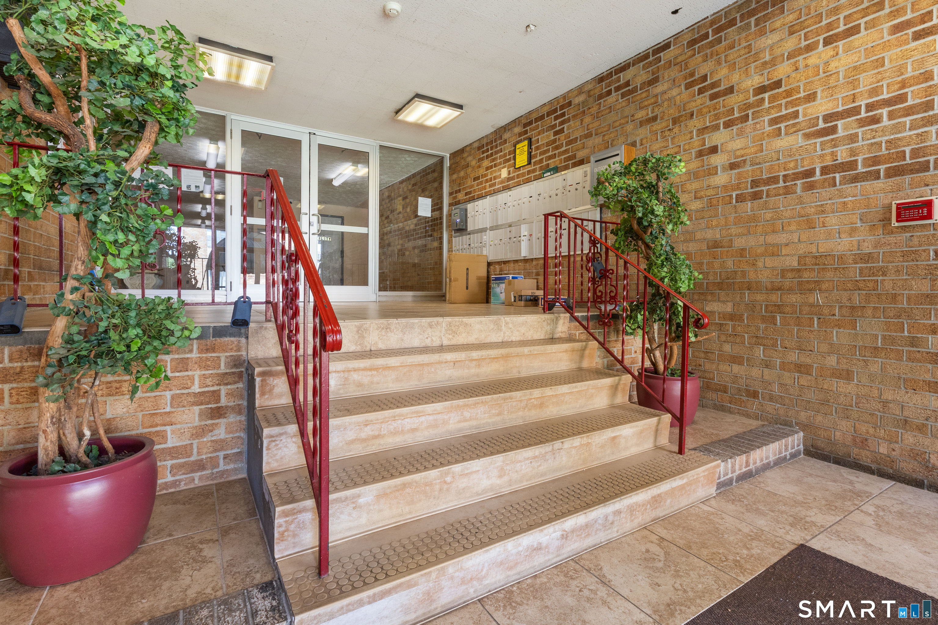 153 Bull Hill Lane West Haven CT 06516