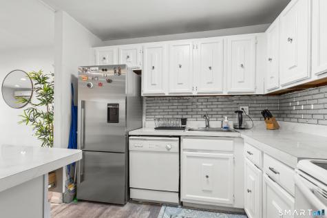 153 Bull Hill Lane West Haven CT 06516