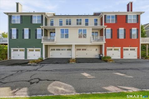 71 Warrington Round Danbury CT 06810