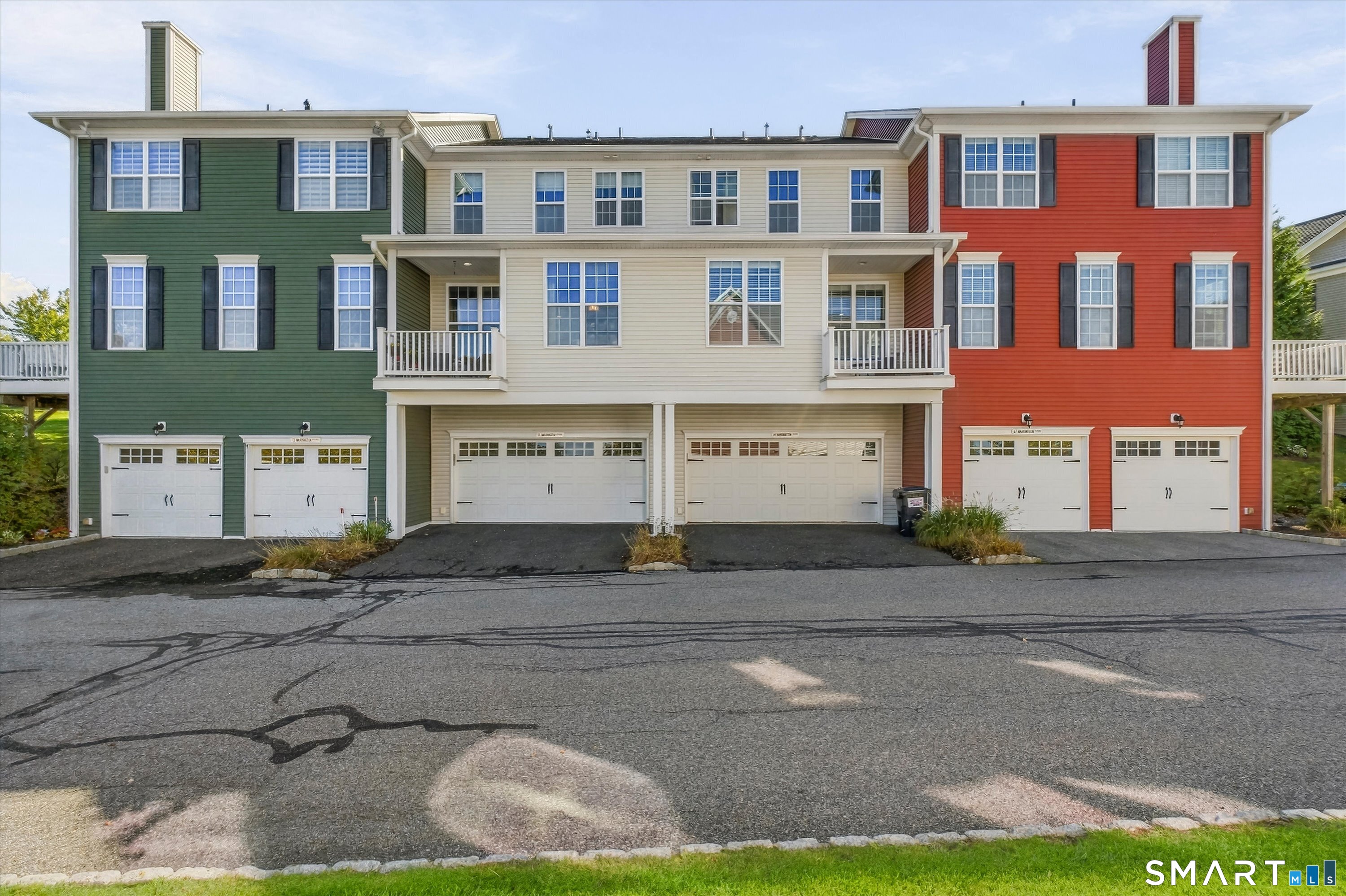 71 Warrington Round Danbury CT 06810