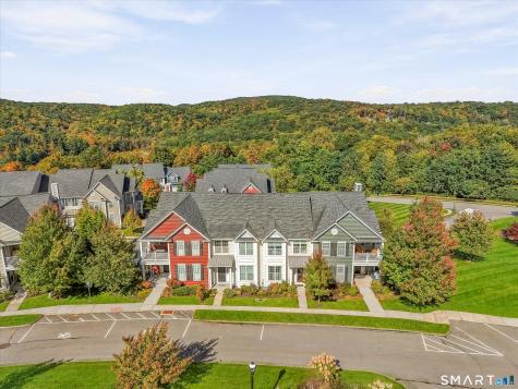 71 Warrington Round Danbury CT 06810