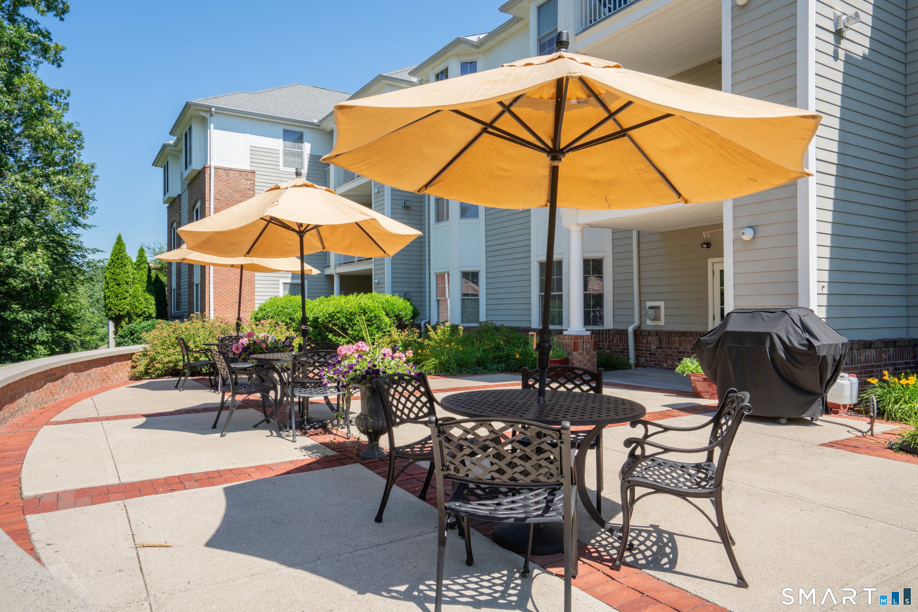 25 Cassandra Boulevard West Hartford CT 06107