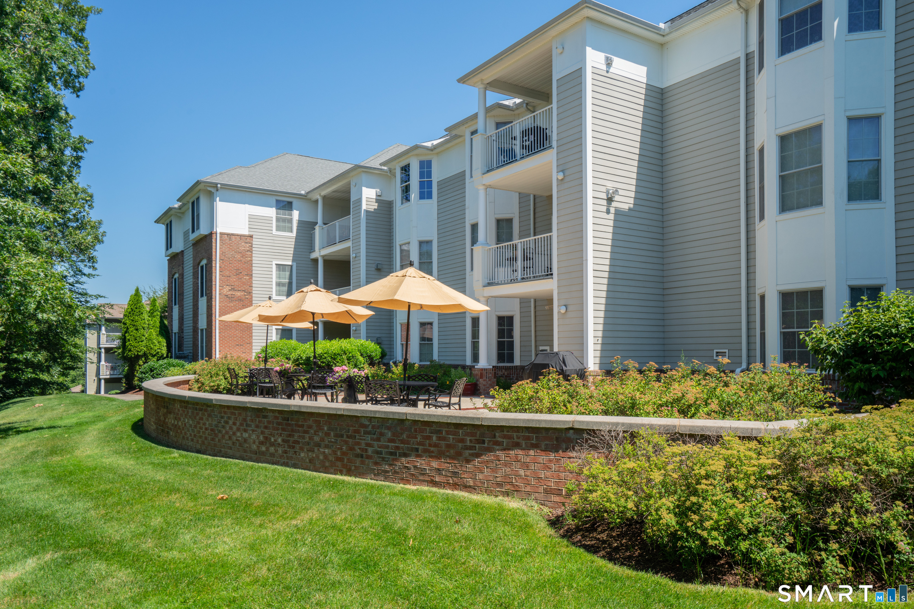 25 Cassandra Boulevard West Hartford CT 06107
