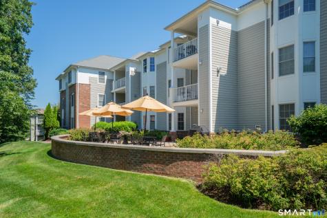 25 Cassandra Boulevard West Hartford CT 06107