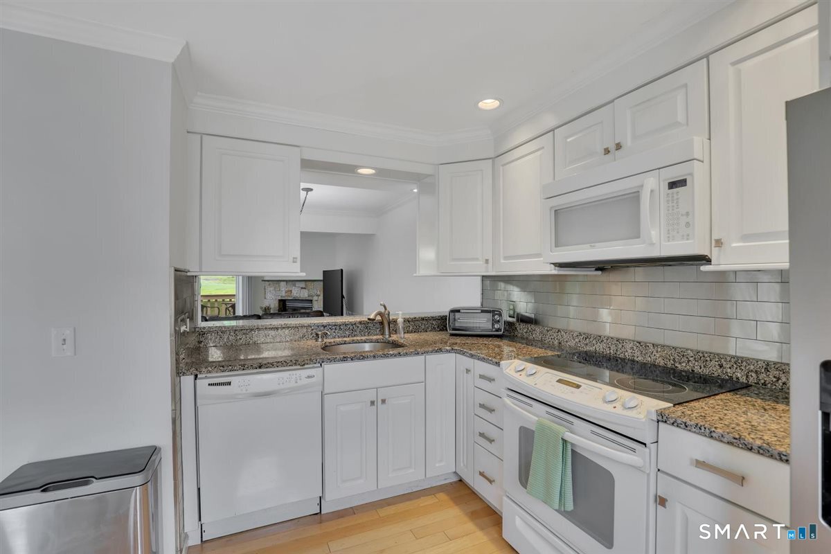 15 Greenview Drive Rocky Hill CT 06067