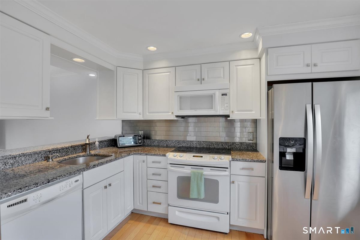 15 Greenview Drive Rocky Hill CT 06067
