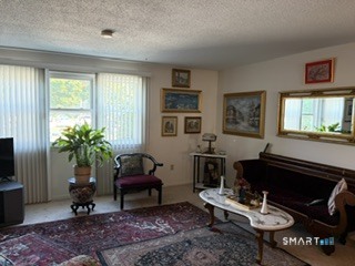 21 East Gate Lane Hamden CT 06514