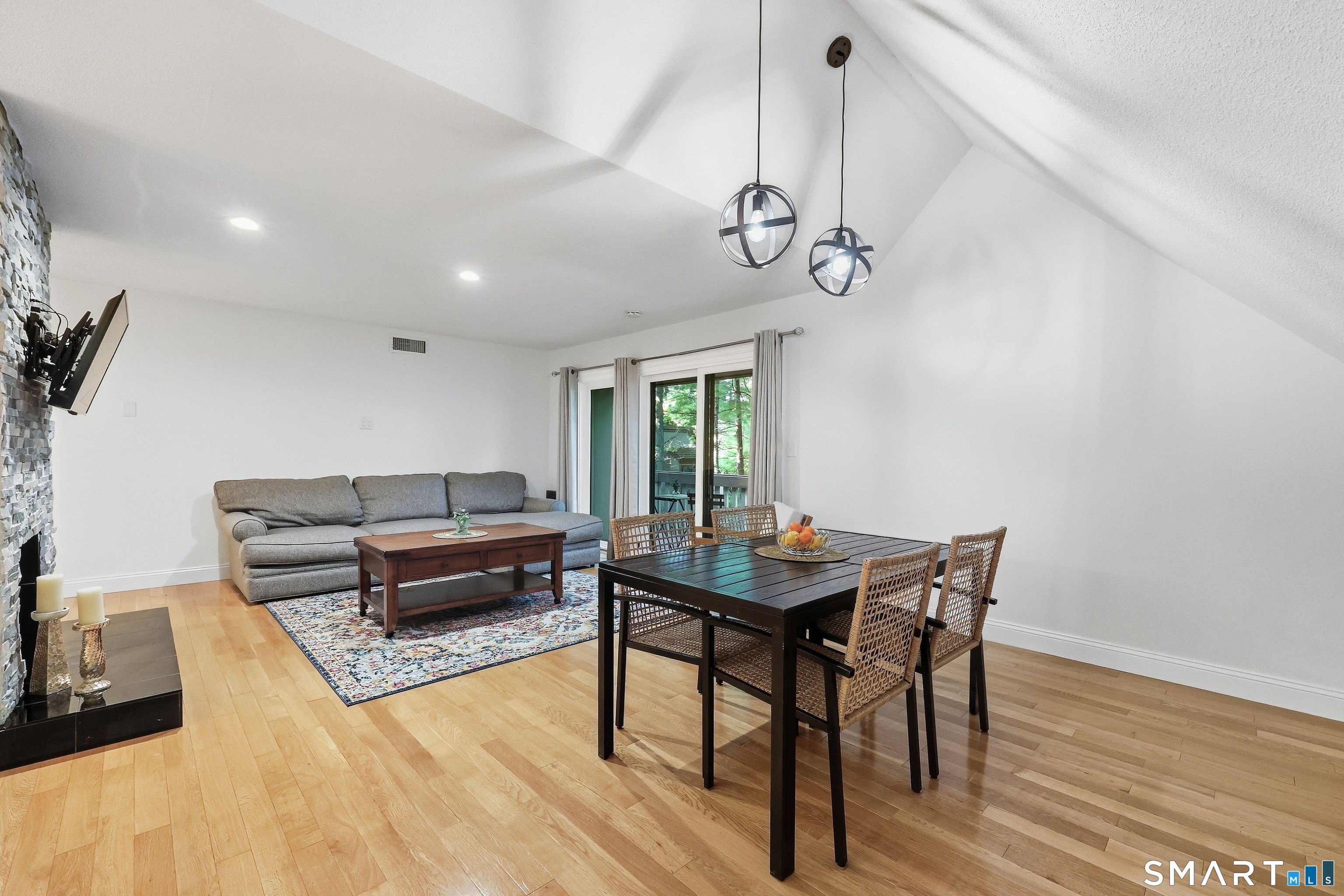 25 Great Meadow Lane Farmington CT 06032