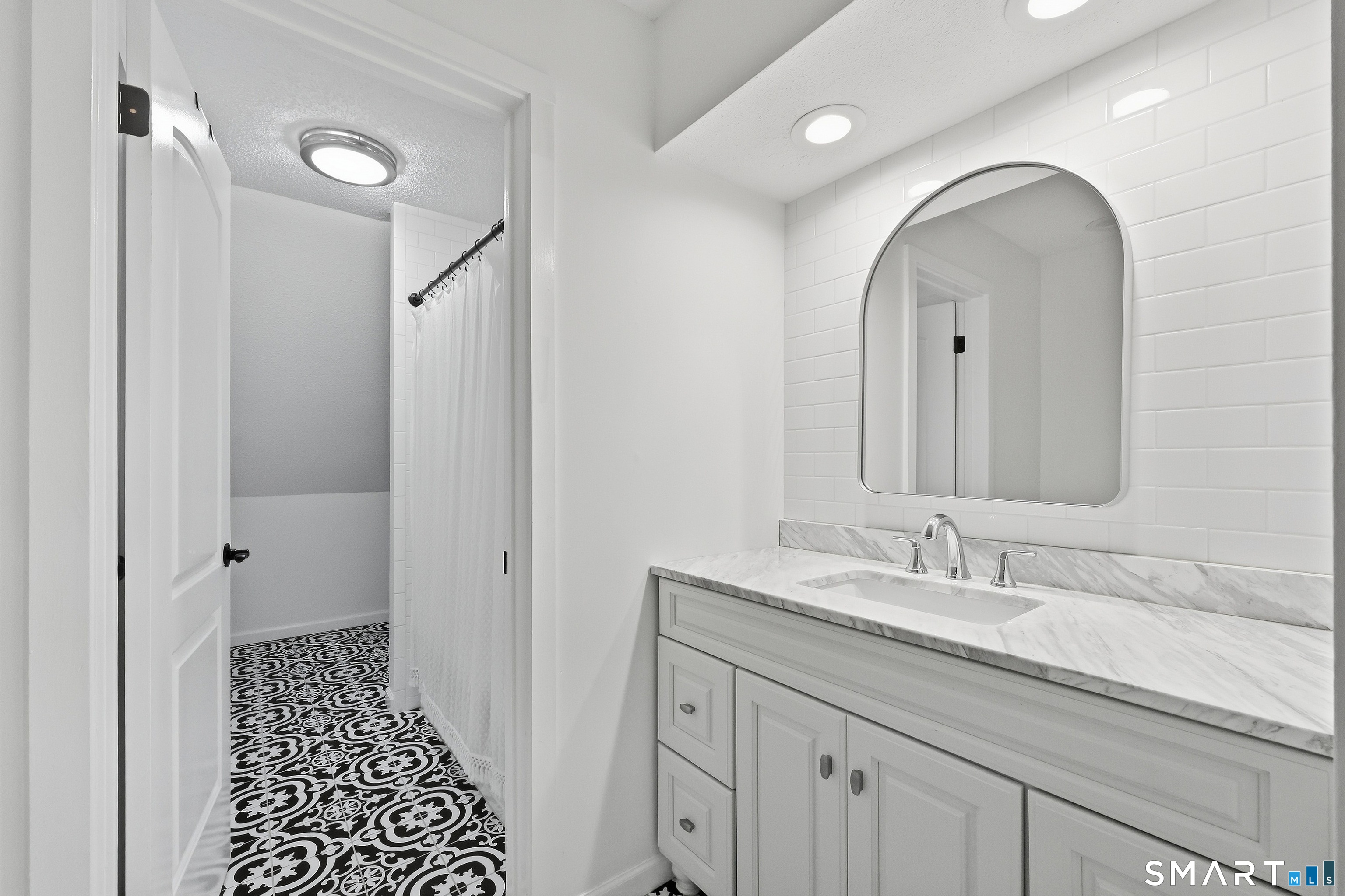 25 Great Meadow Lane Farmington CT 06032