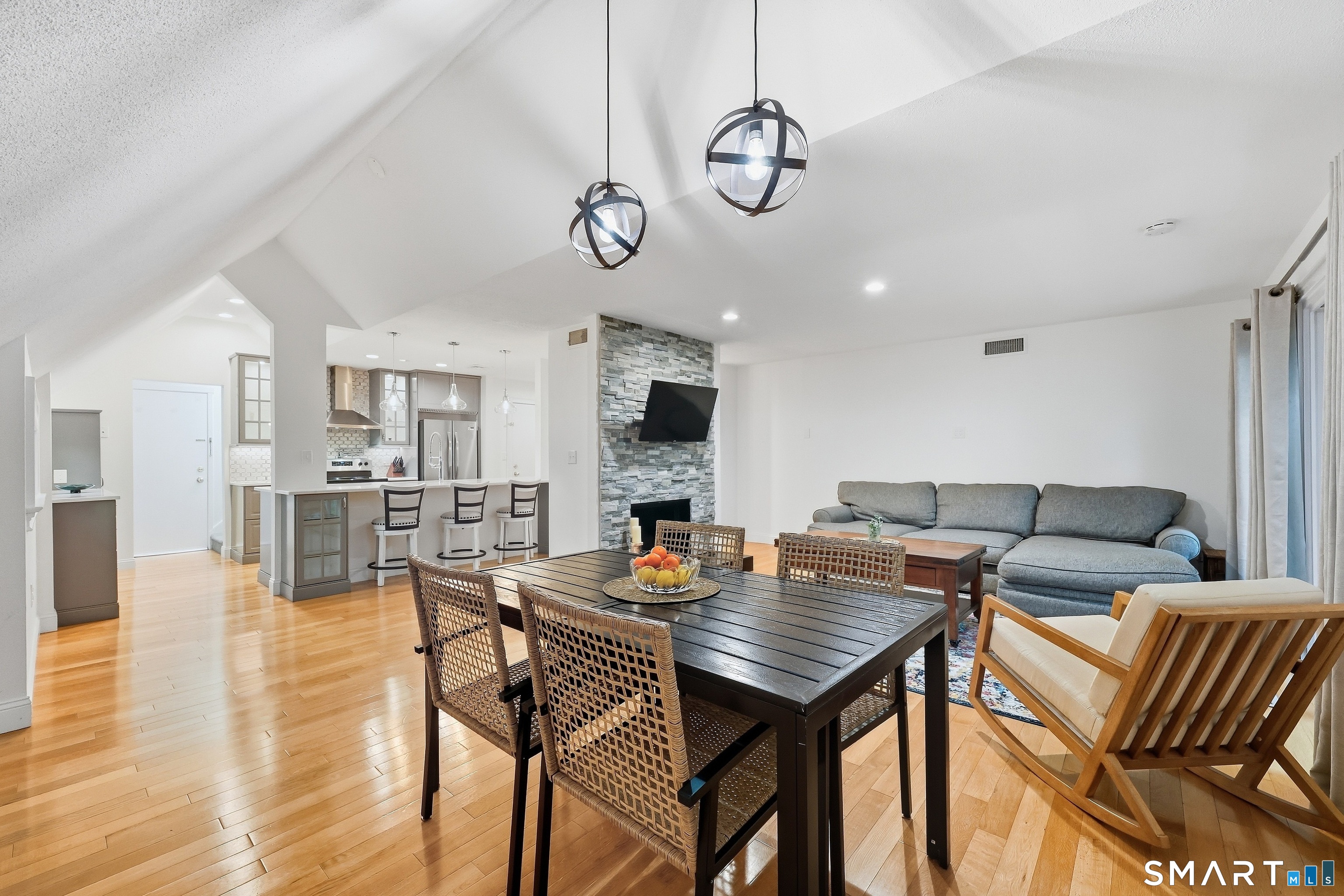 25 Great Meadow Lane Farmington CT 06032