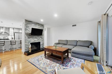 25 Great Meadow Lane Farmington CT 06032