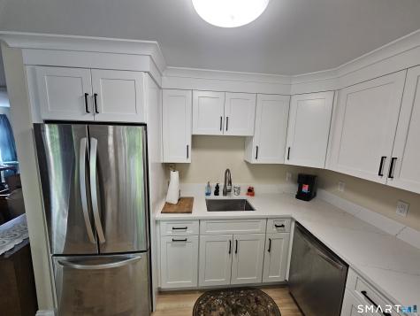 18 Meryl Court Groton CT 06340