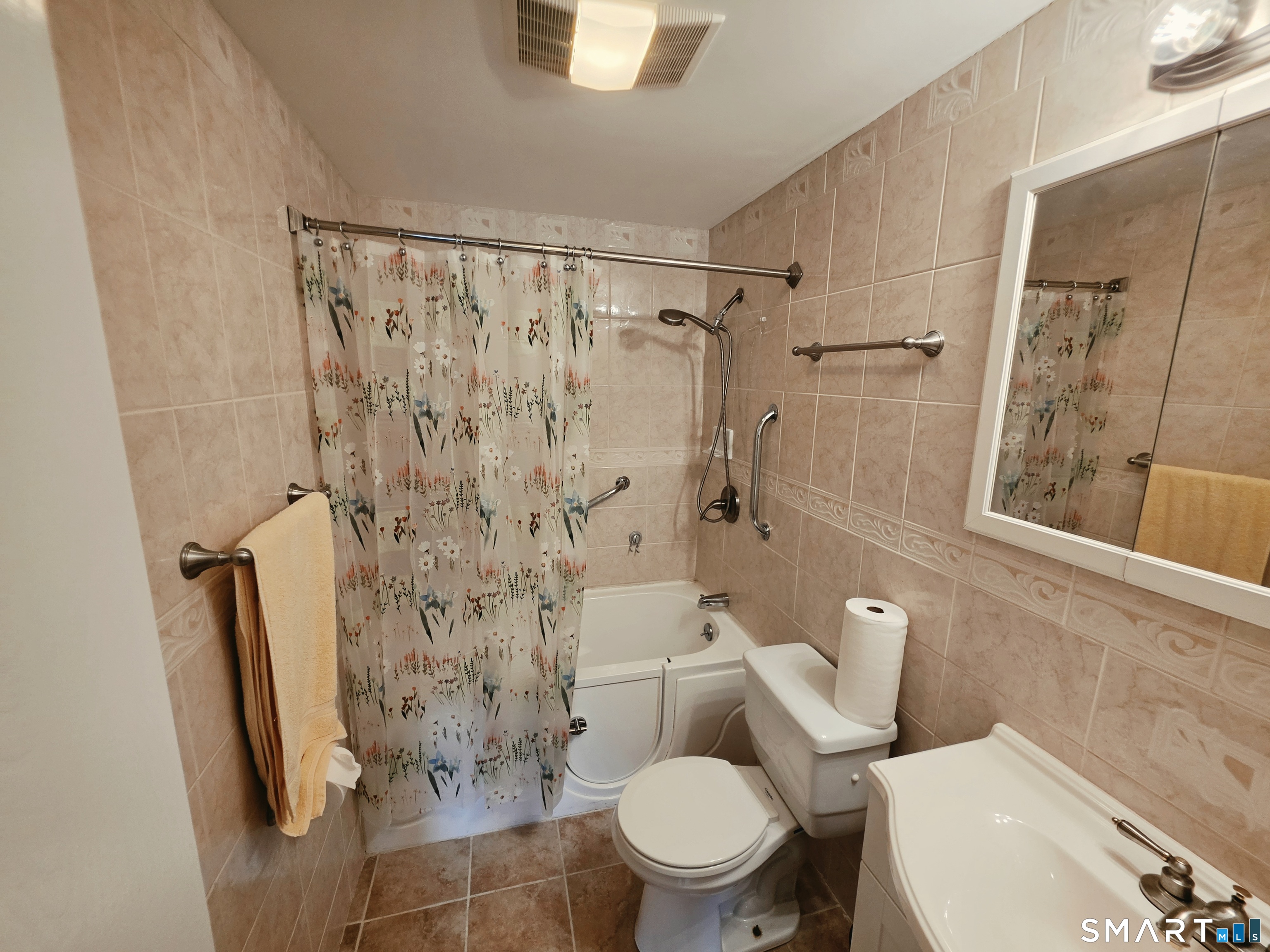 18 Meryl Court Groton CT 06340
