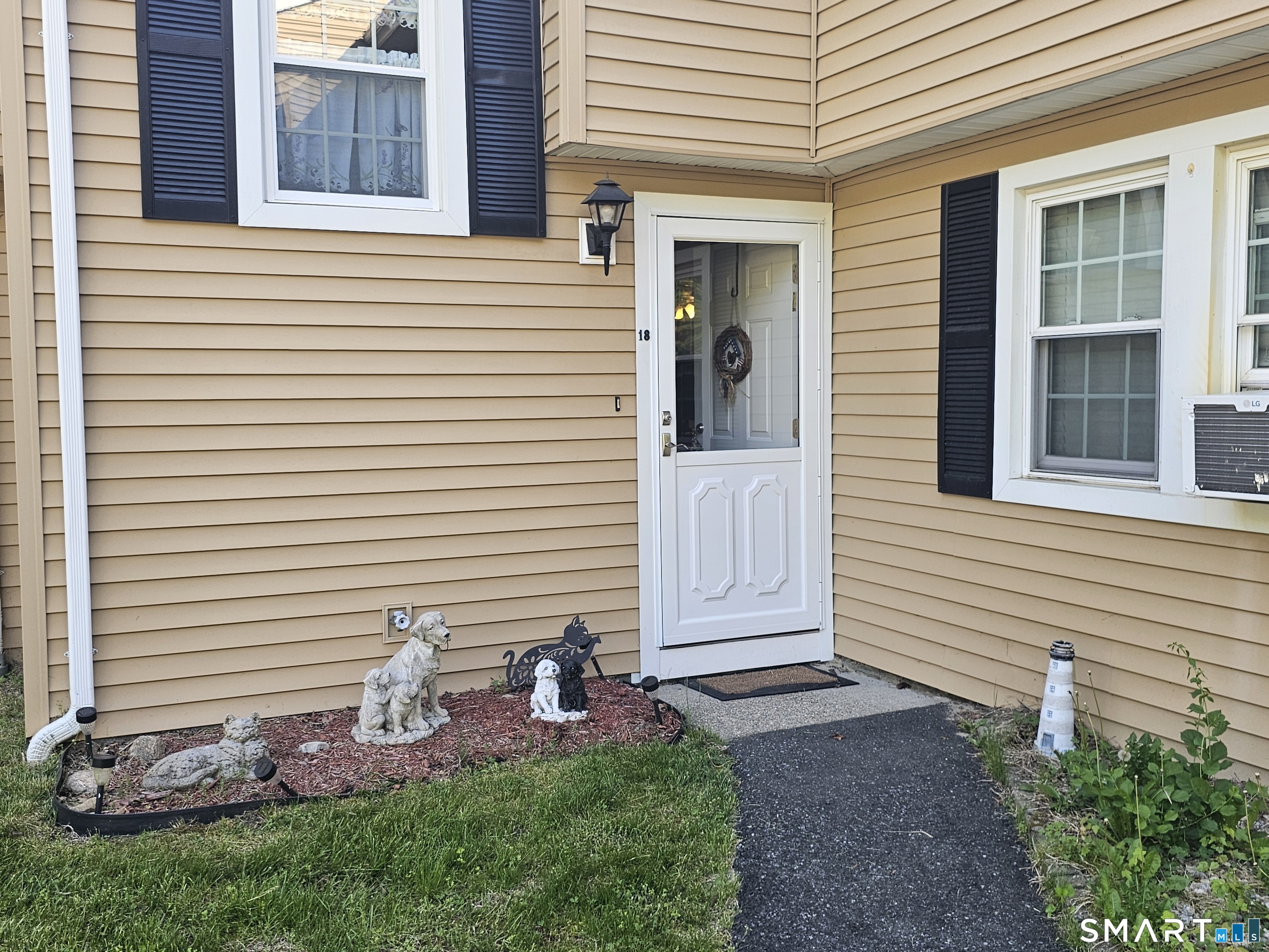 18 Meryl Court Groton CT 06340