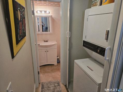 18 Meryl Court Groton CT 06340