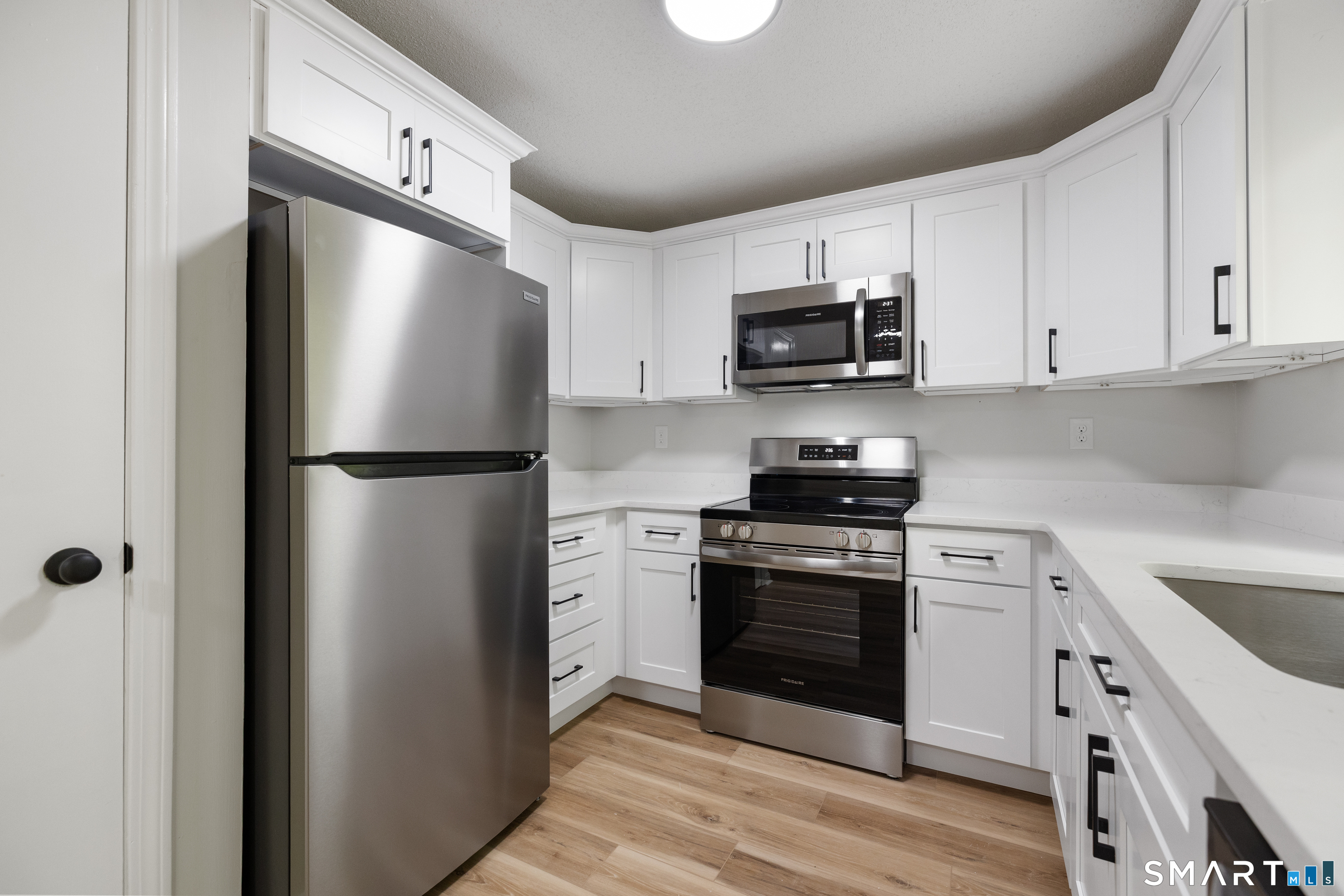 464 Dowd Avenue Canton CT 06019