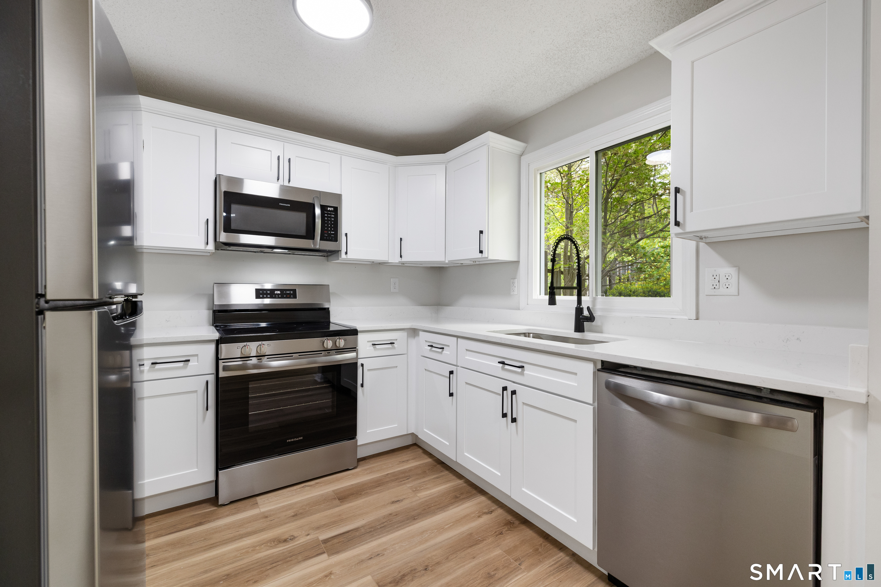 464 Dowd Avenue Canton CT 06019