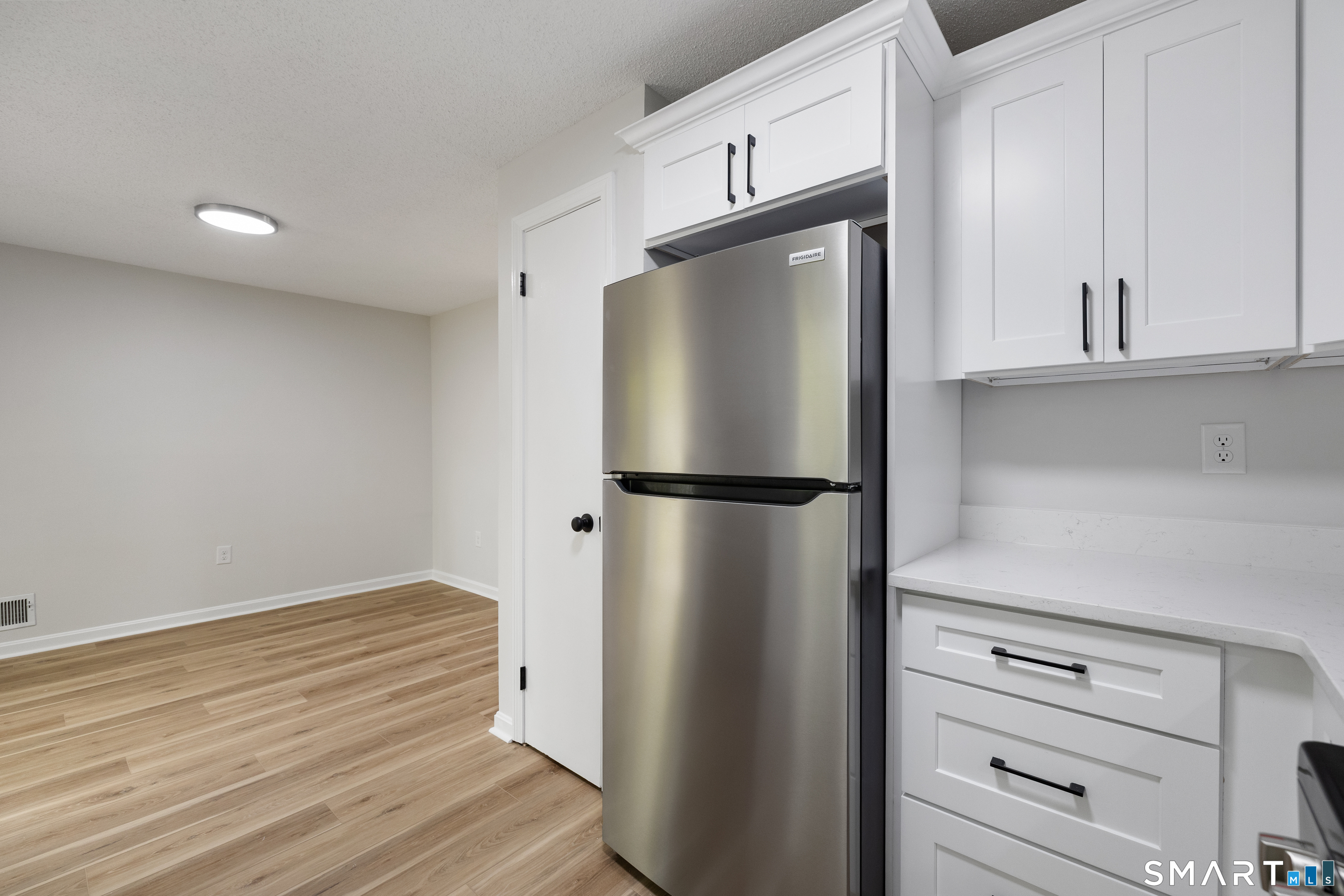 464 Dowd Avenue Canton CT 06019