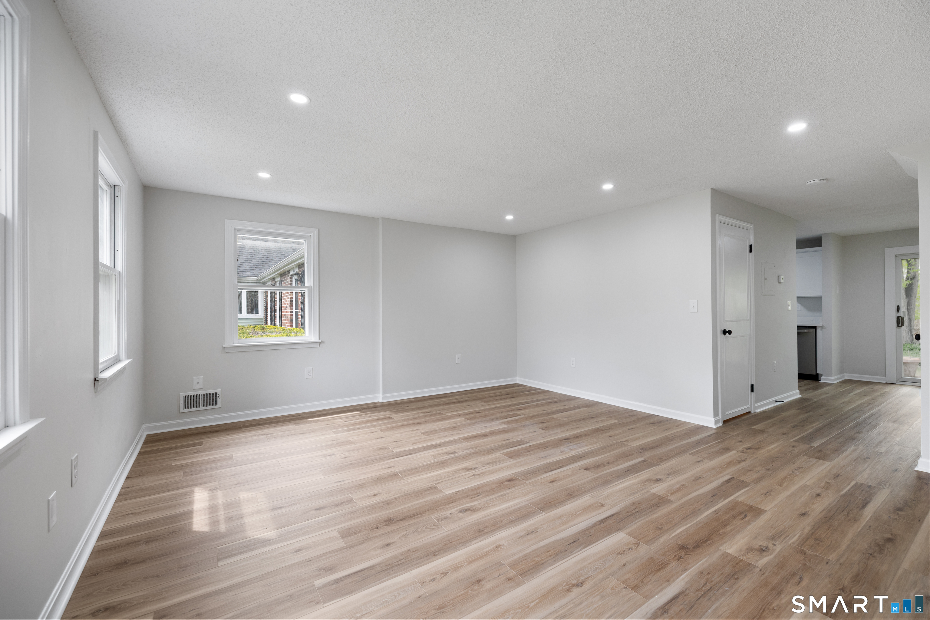 464 Dowd Avenue Canton CT 06019