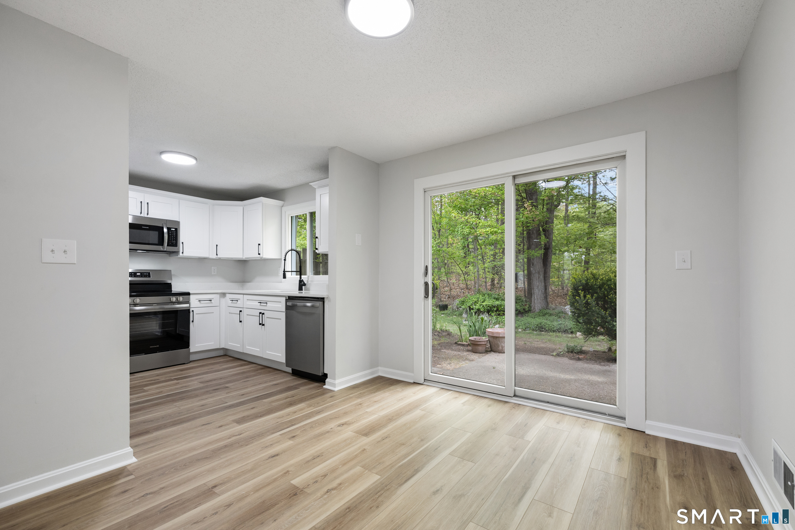 464 Dowd Avenue Canton CT 06019