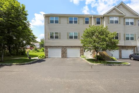 27 Riverview Court Brookfield CT 06804