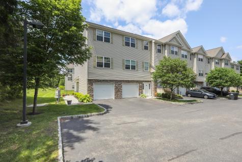27 Riverview Court Brookfield CT 06804