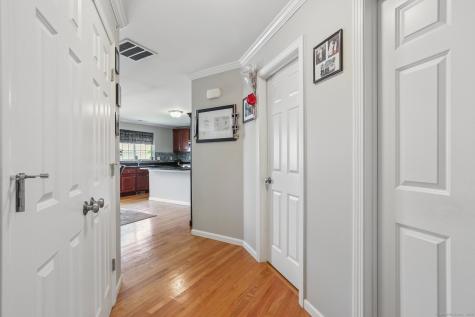 27 Riverview Court Brookfield CT 06804