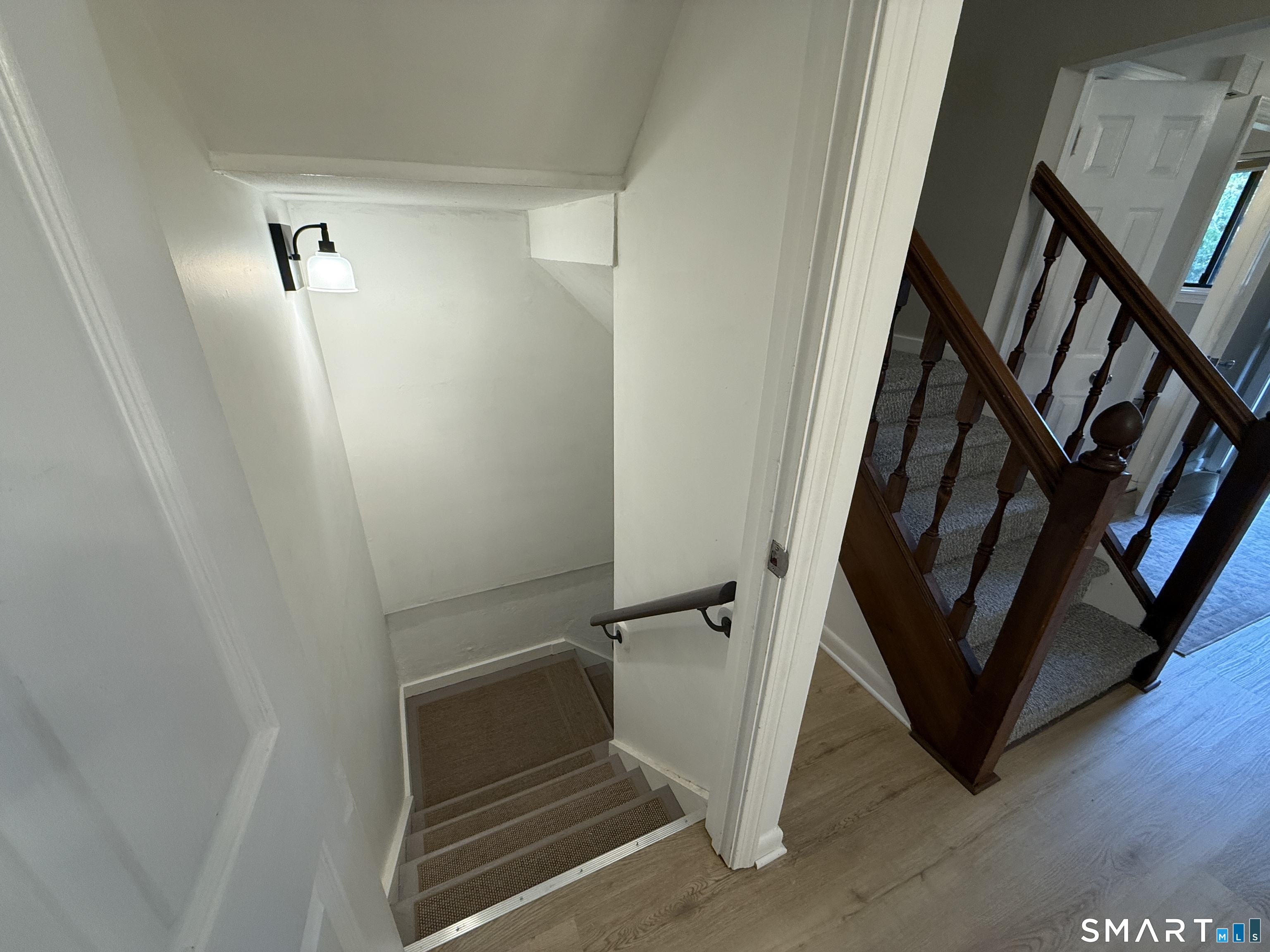 6 Kingsley Court West Hartford CT 06110