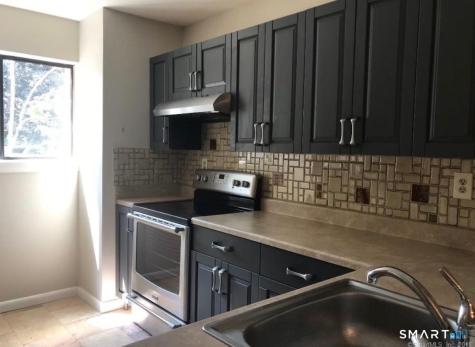 6 Kingsley Court West Hartford CT 06110