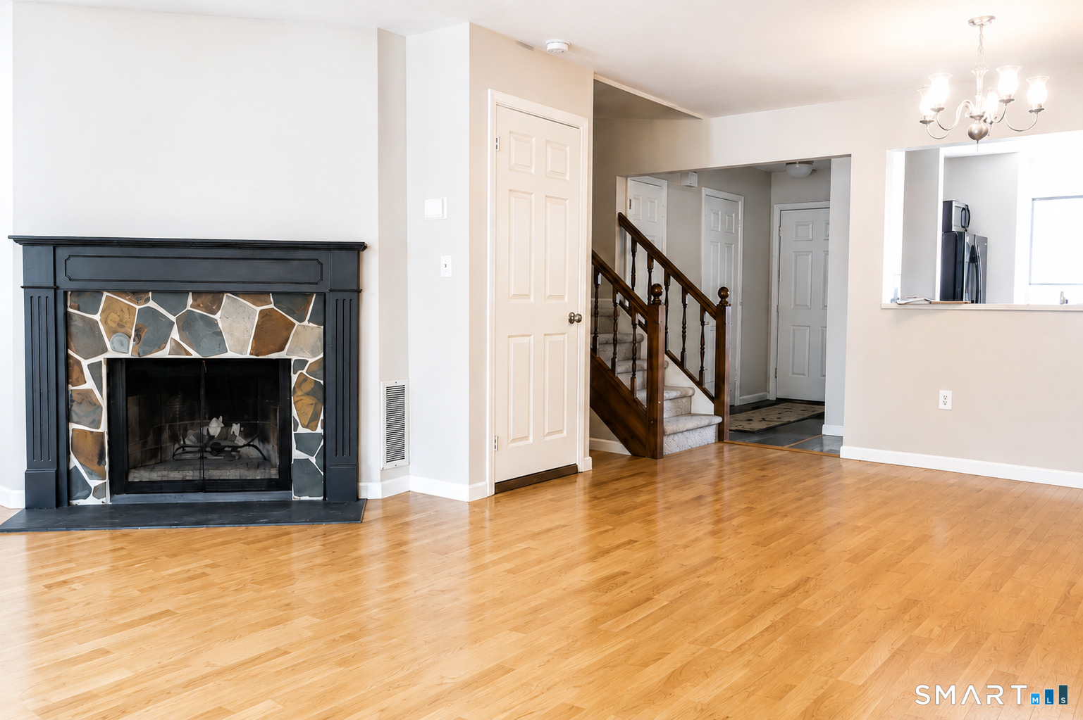 6 Kingsley Court West Hartford CT 06110