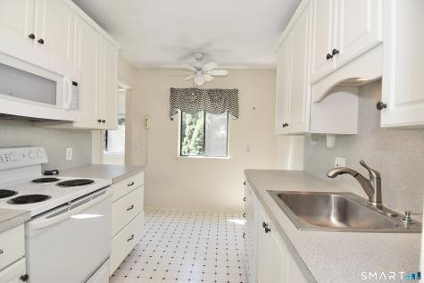 517 Heritage Village Southbury CT 06488