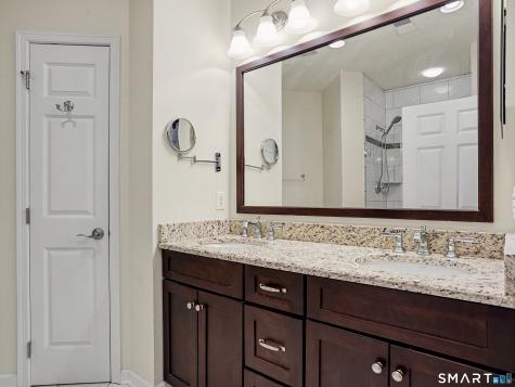 104 Center Meadow Lane Danbury CT 06810