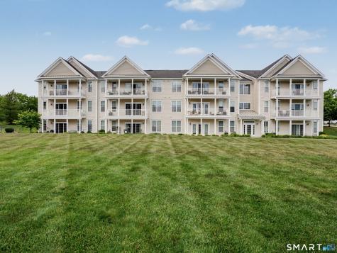 104 Center Meadow Lane Danbury CT 06810