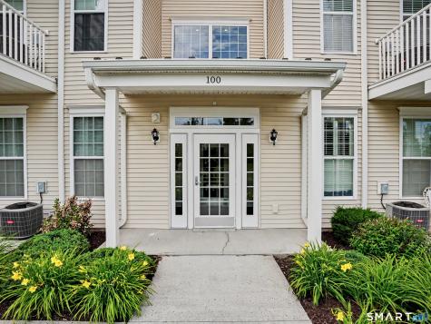104 Center Meadow Lane Danbury CT 06810