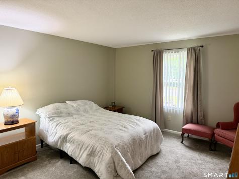 102 North Maple Street Enfield CT 06002