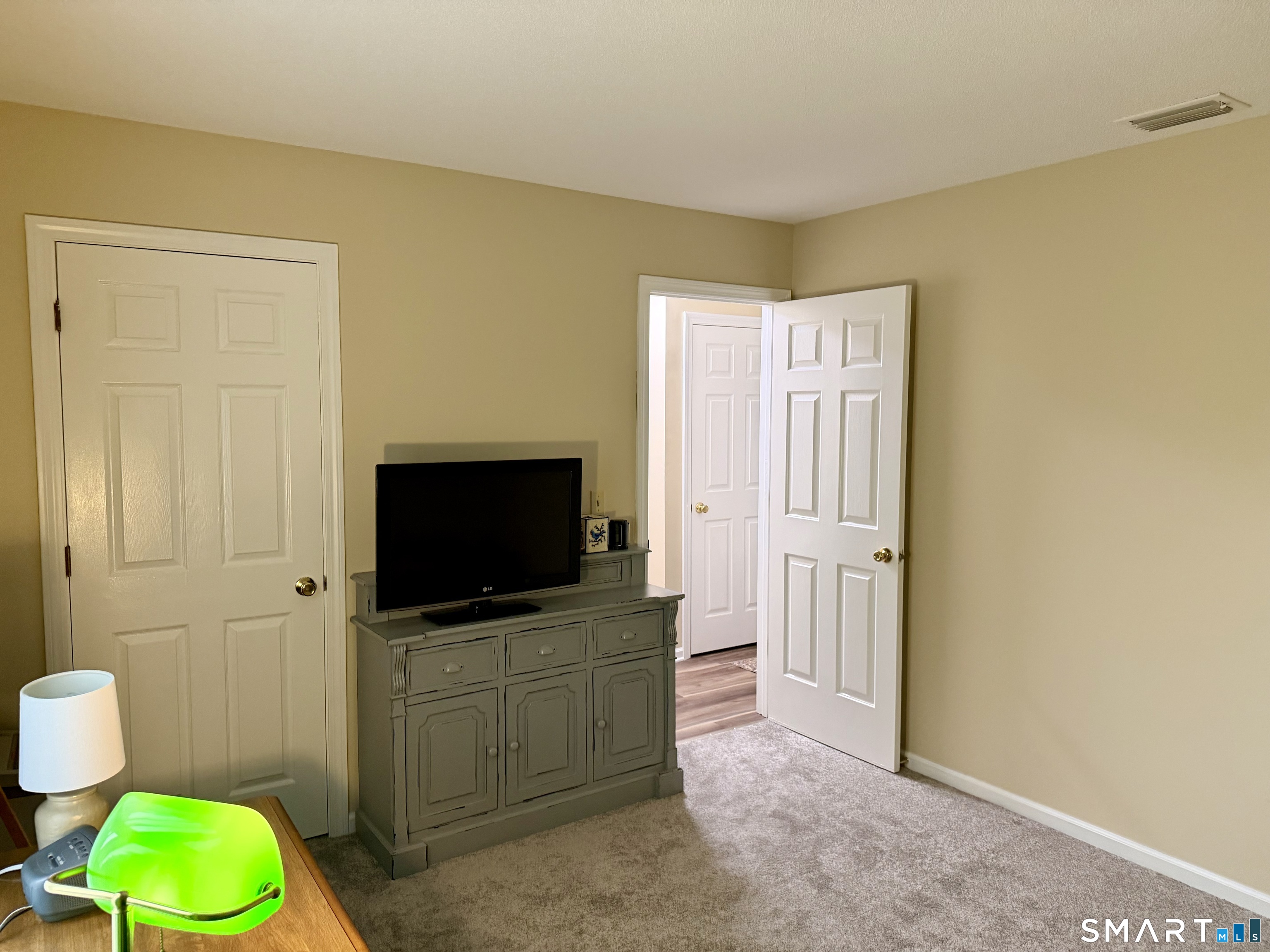 102 North Maple Street Enfield CT 06002