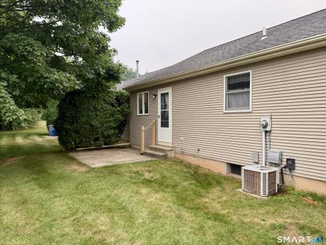 102 North Maple Street Enfield CT 06002