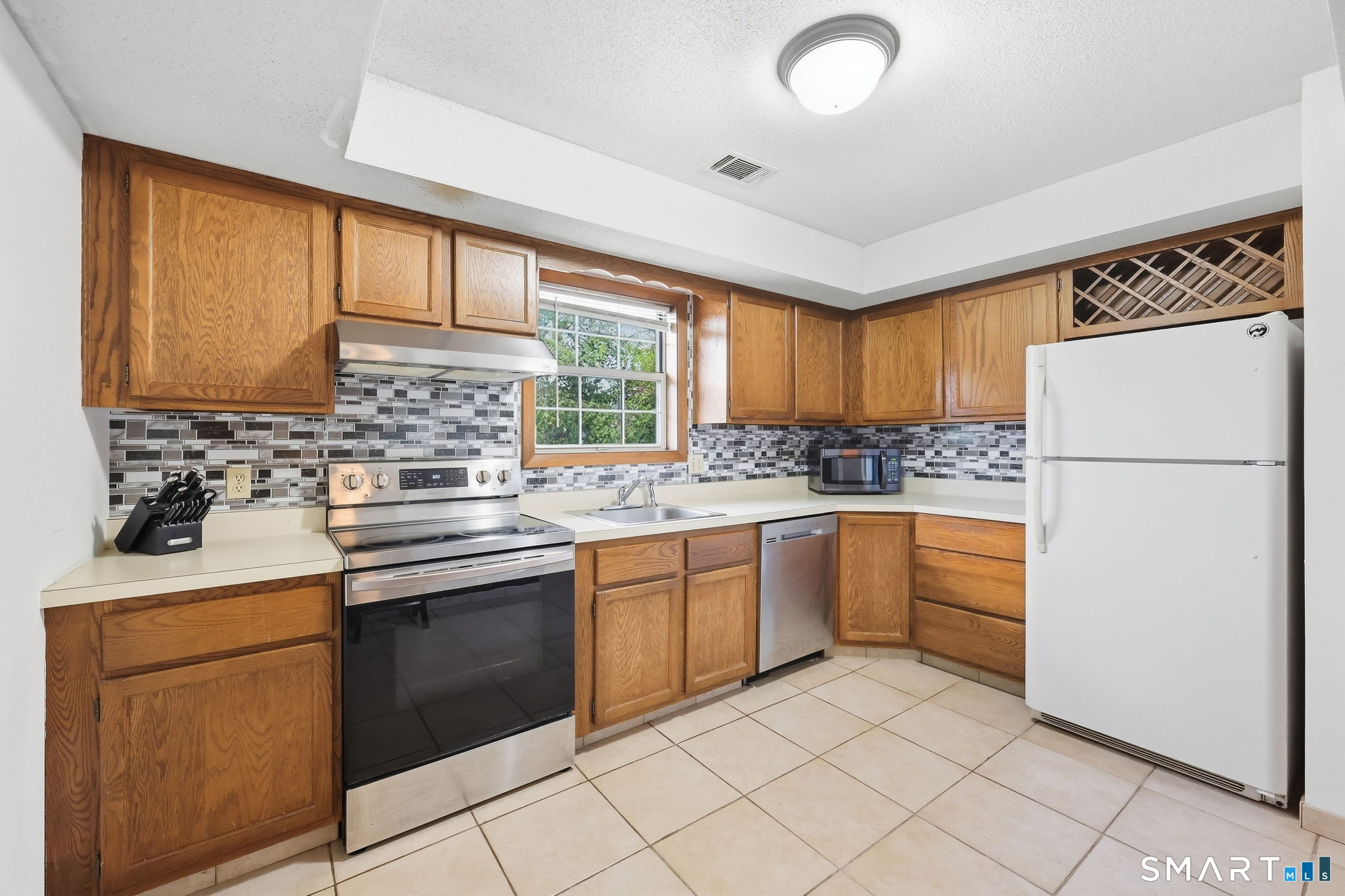 1101 Sunfield Drive South Windsor CT 06074