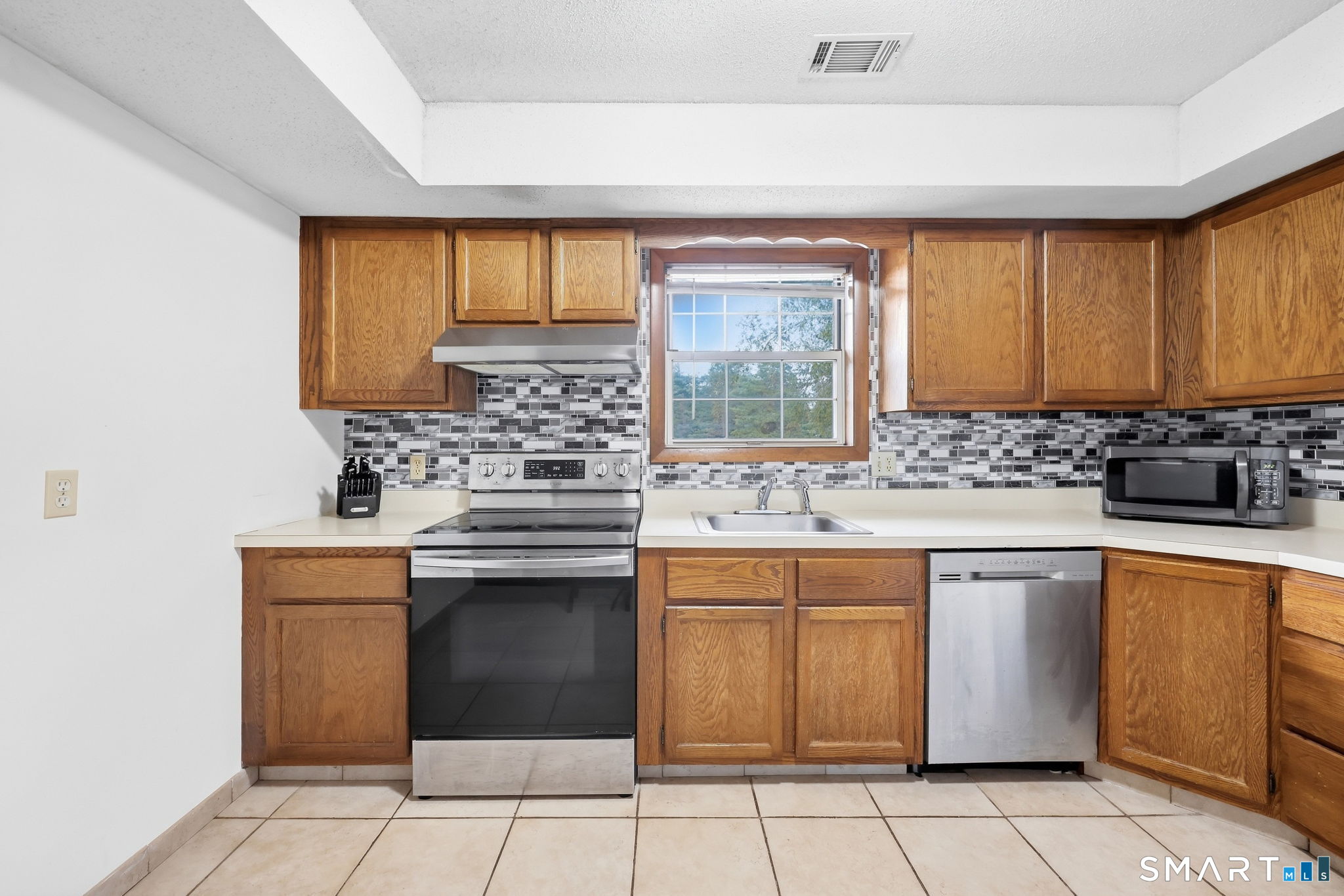 1101 Sunfield Drive South Windsor CT 06074