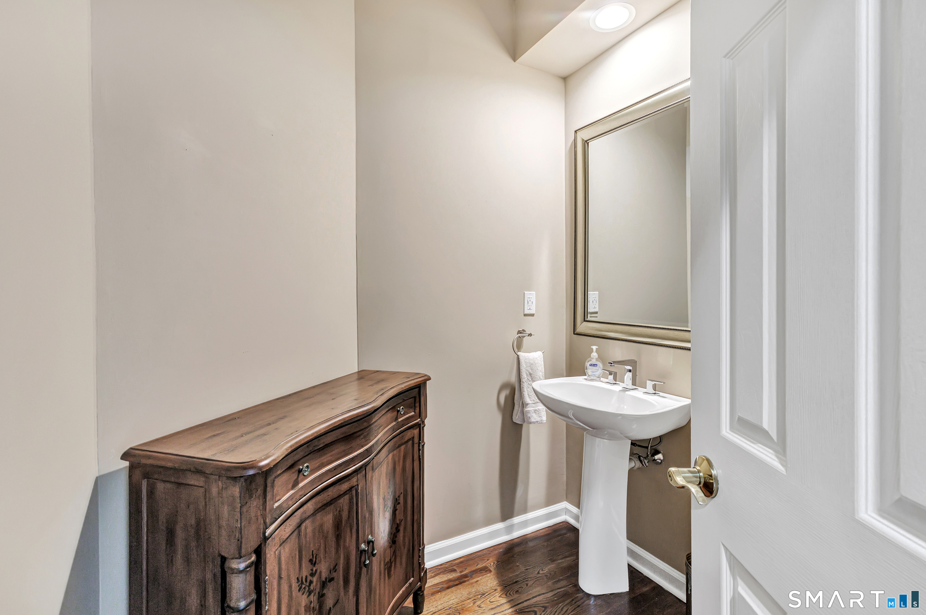 11 Greystone Shelton CT 06484