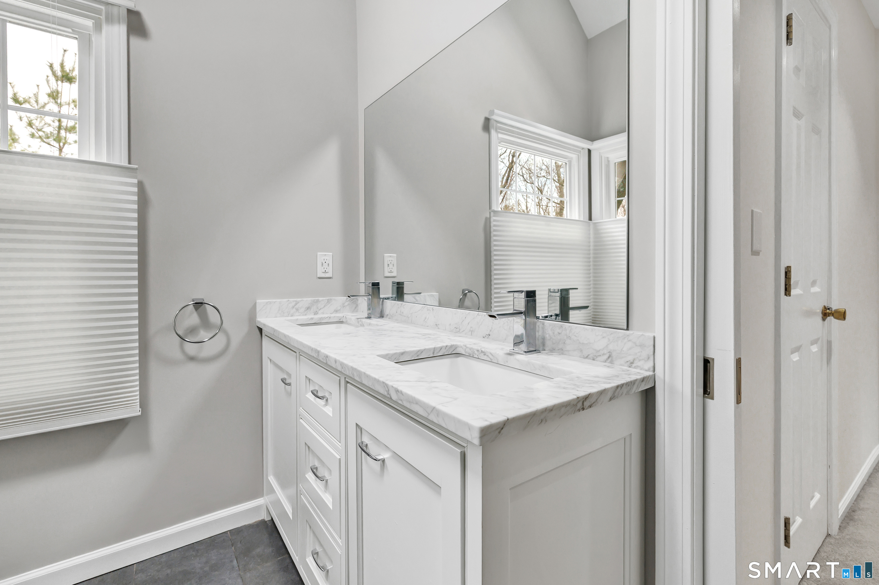 11 Greystone Shelton CT 06484