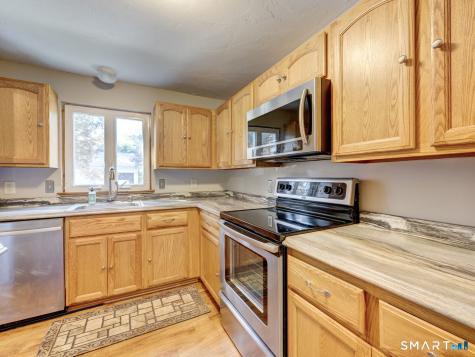25 Woodstock Meadows Woodstock CT 06281